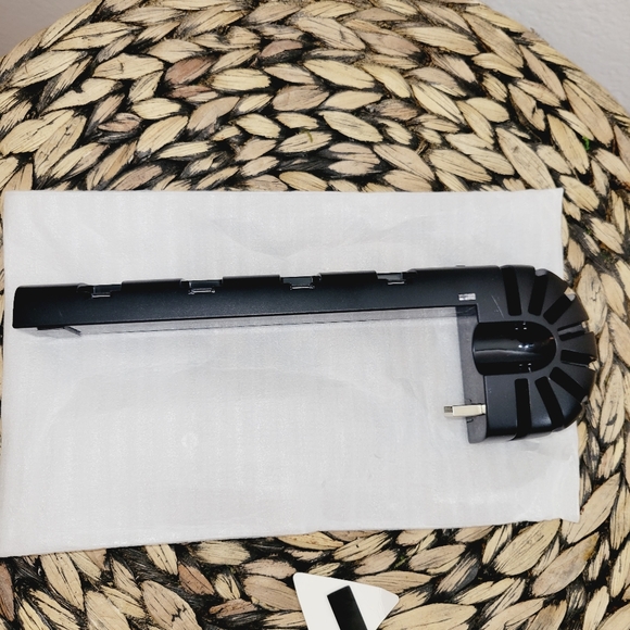 Controller Charging Station with 4pc Joy- Pads at the same time - Picture 3 of 3